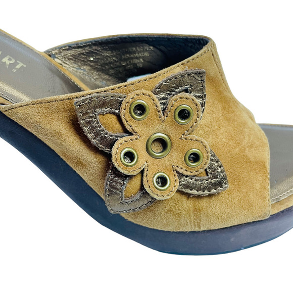 COLIN Stuart Tan Suede Open Toe Mules Flower Accent Women’s Size 10 - Picture 4 of 9
